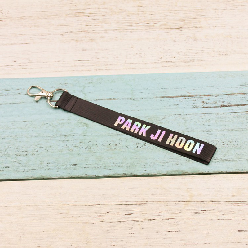 WANNA Member Name Colorful Key - огляд і ціна Phone Accessories And Names