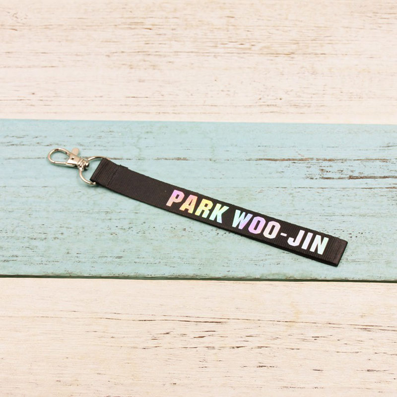 WANNA Member Name Colorful Key - огляд і ціна Phone Accessories And Names